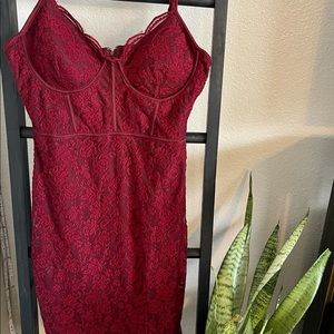 Midi lace dress
